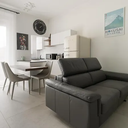 Apartment Lambrate - Corti - Bilocale Con Ampio Balcone *