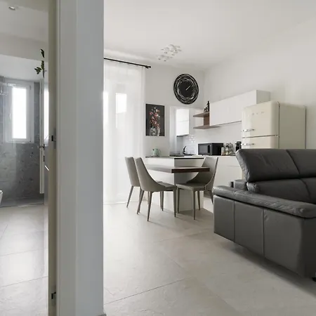 Lambrate Piola Bilocale Con Ampio Balcone * Milano